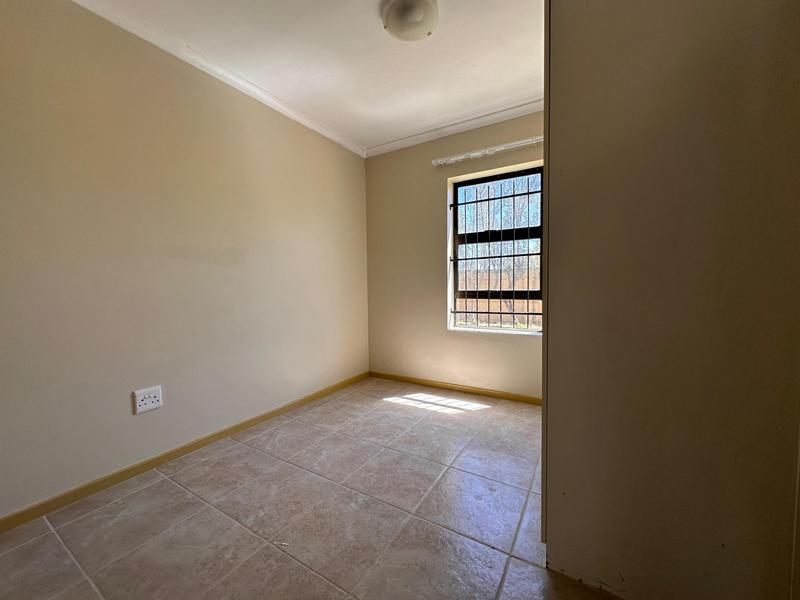 To Let 2 Bedroom Property for Rent in Gordons Bay Western Cape